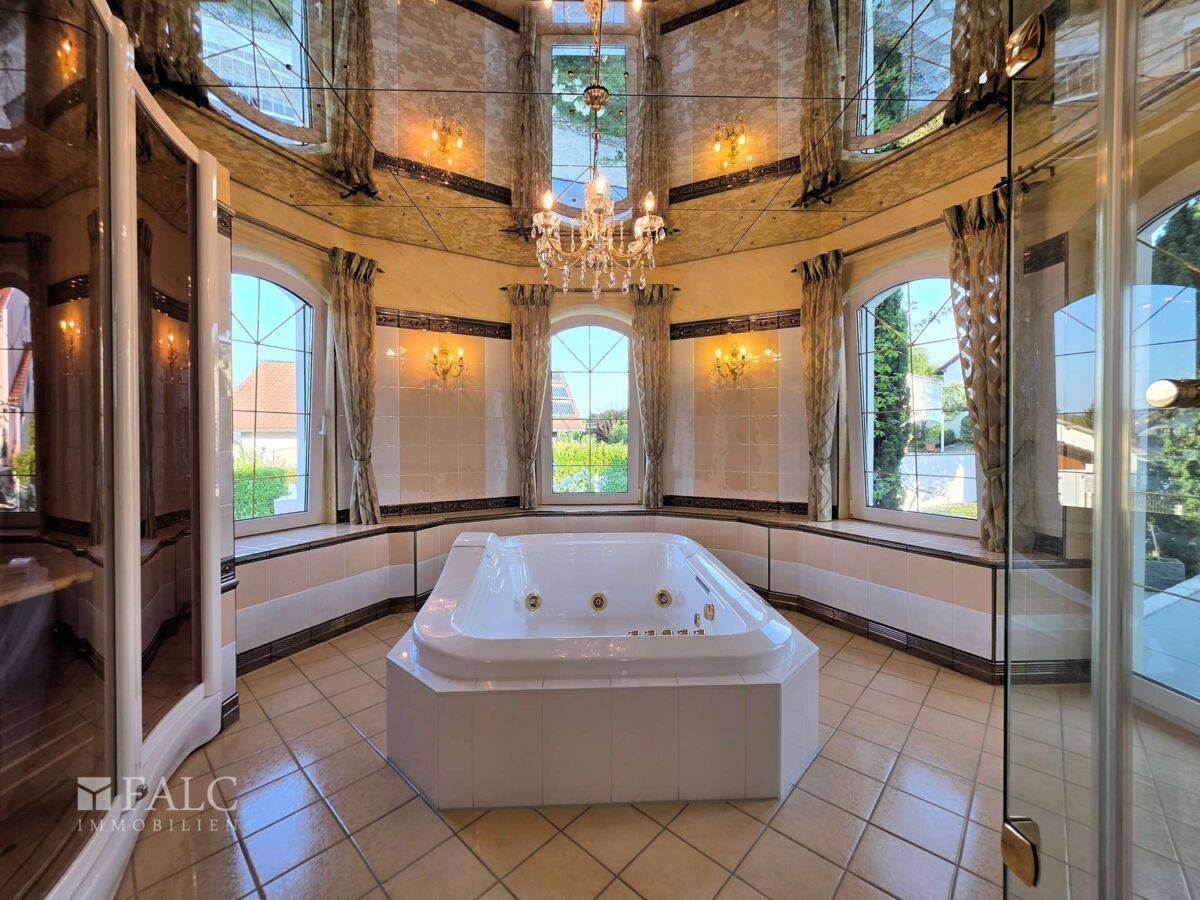 EG - Badezimmer - Whirlpool