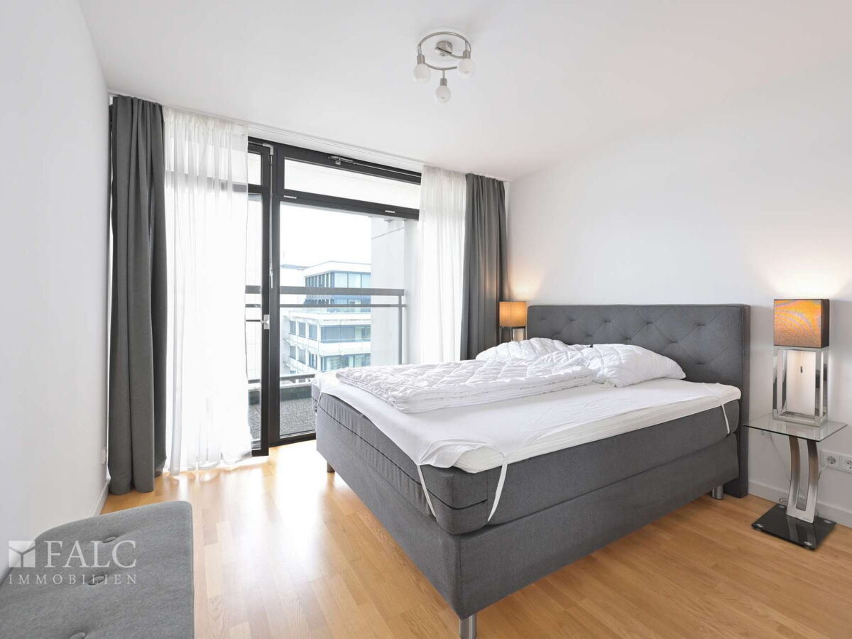 Schlafzimmer  1