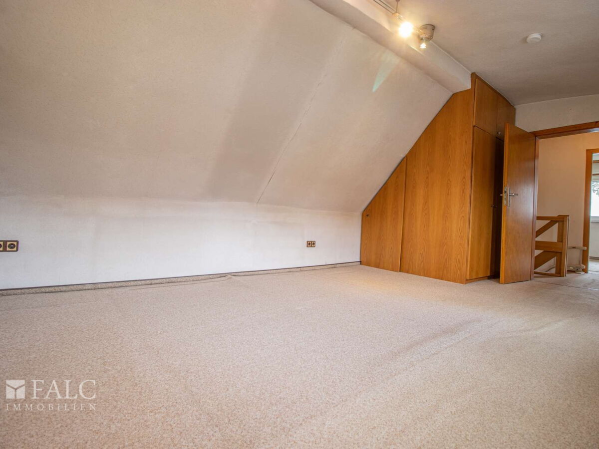Großes Schlafzimmer