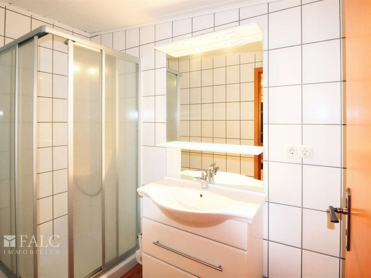 Nebengebäude Badezimmer 