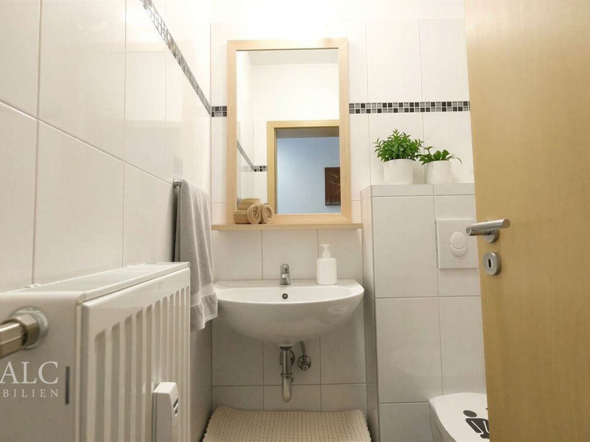 Gäste WC 1OG - (KI generiert)
