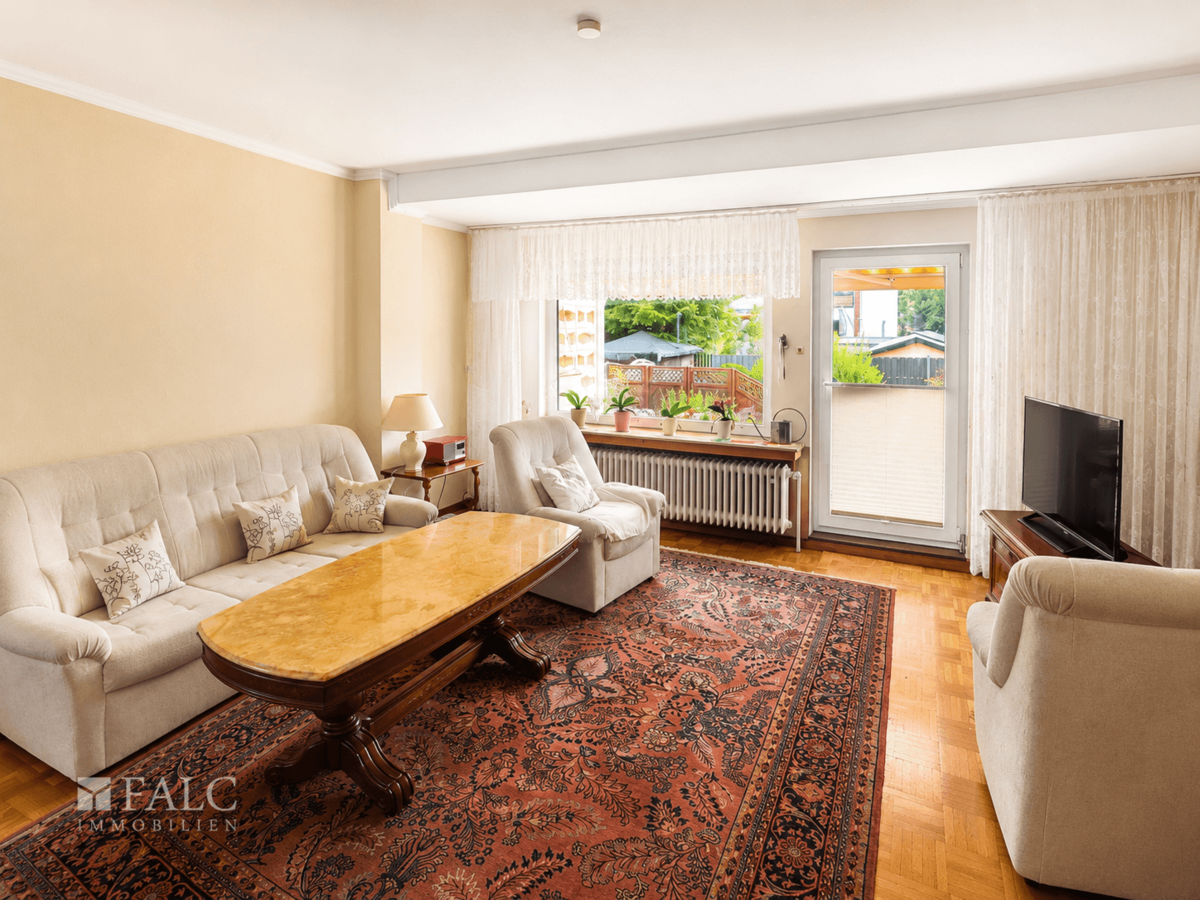 Wohnzimmer mit Terrassenzugang