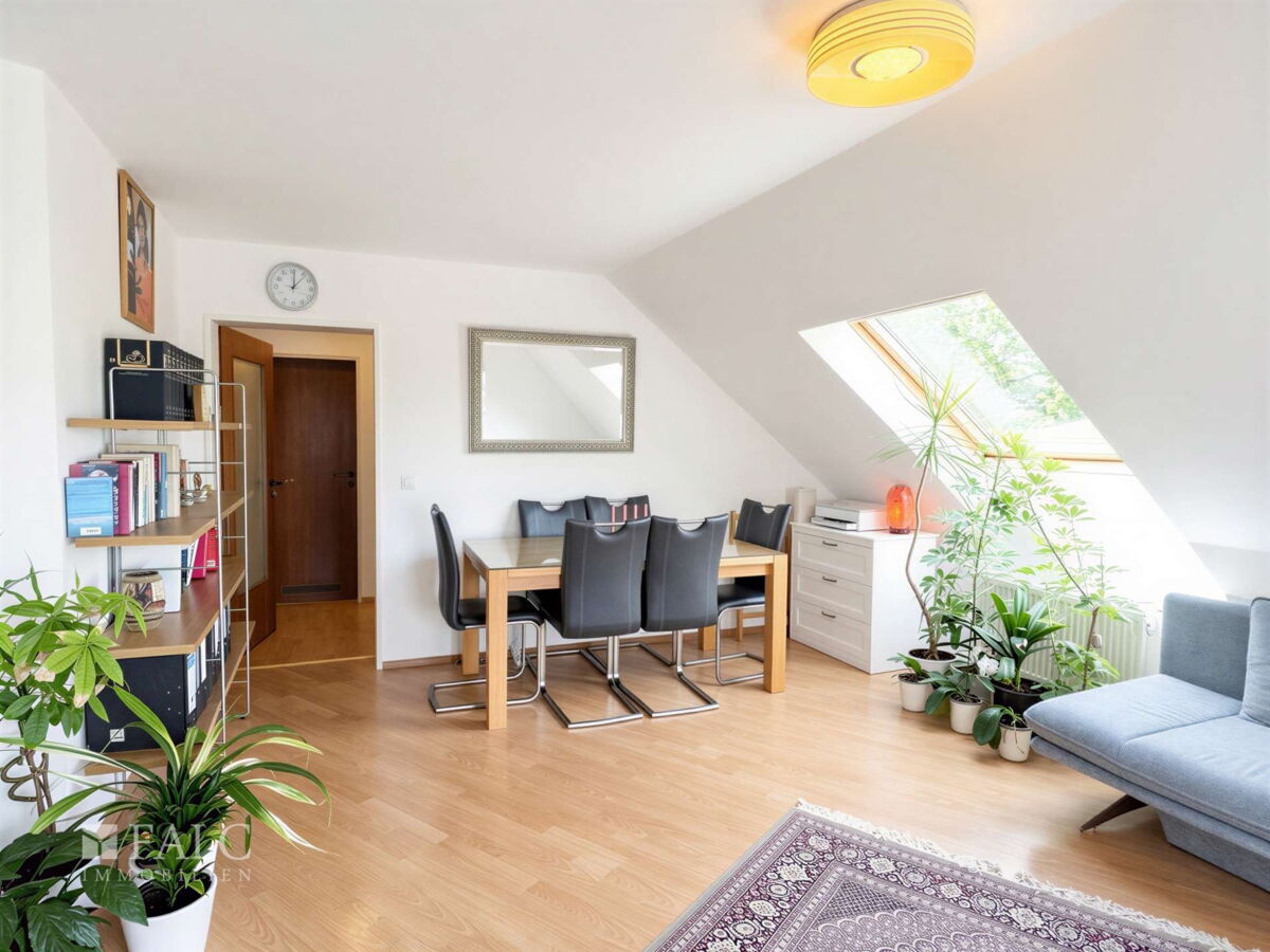 Wohnzimmer (KI bearbeitet)