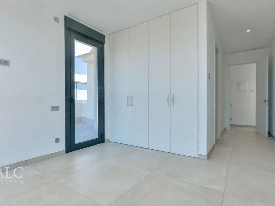 Schlafzimmer / Bedroom / Dormitorio