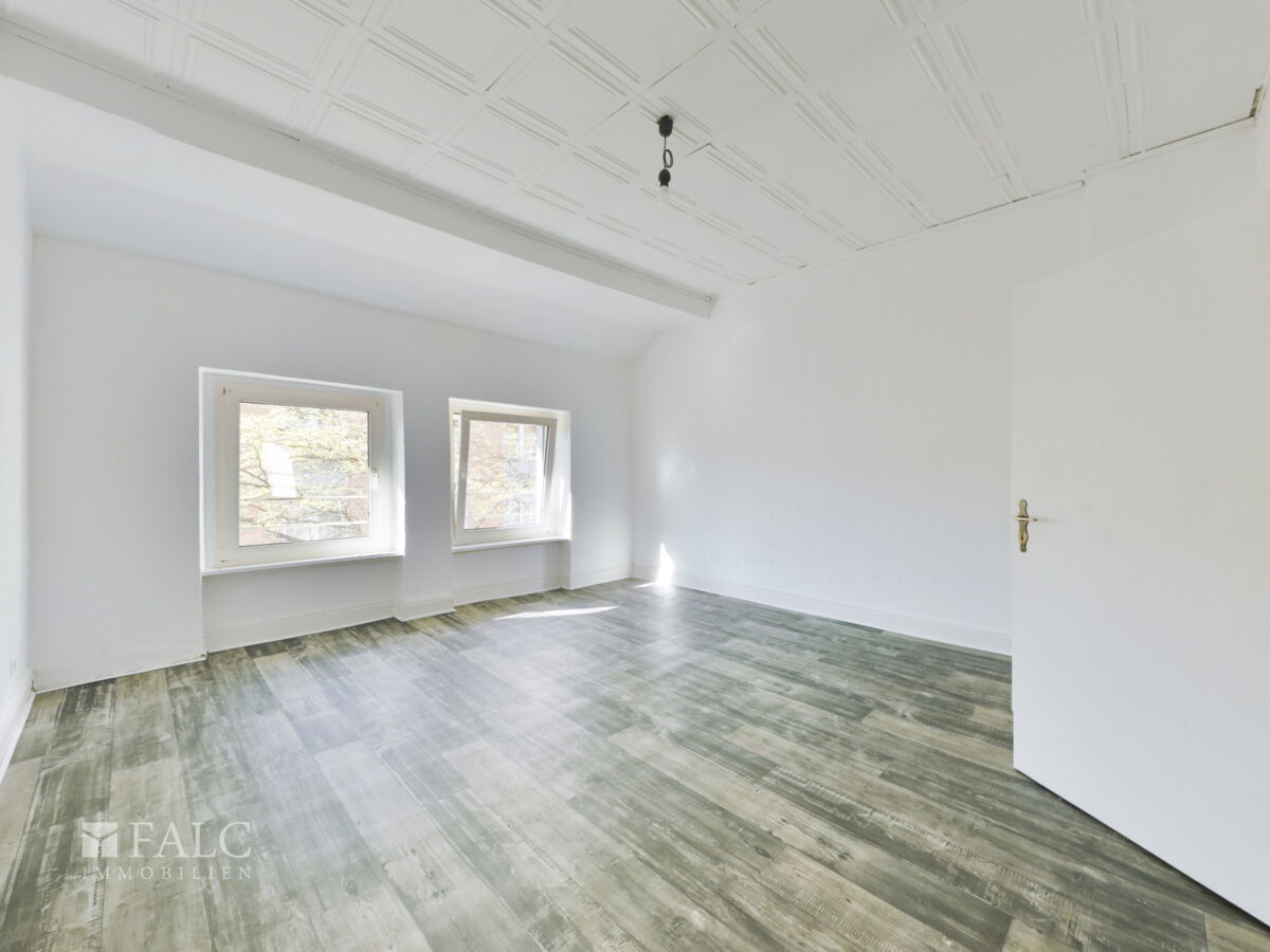 Wohn- und Schlafzimmer Dachgeschoss links