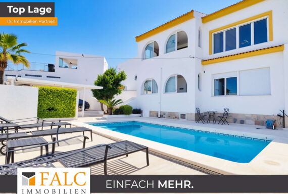 Pool mit Haus - (KI generiert)