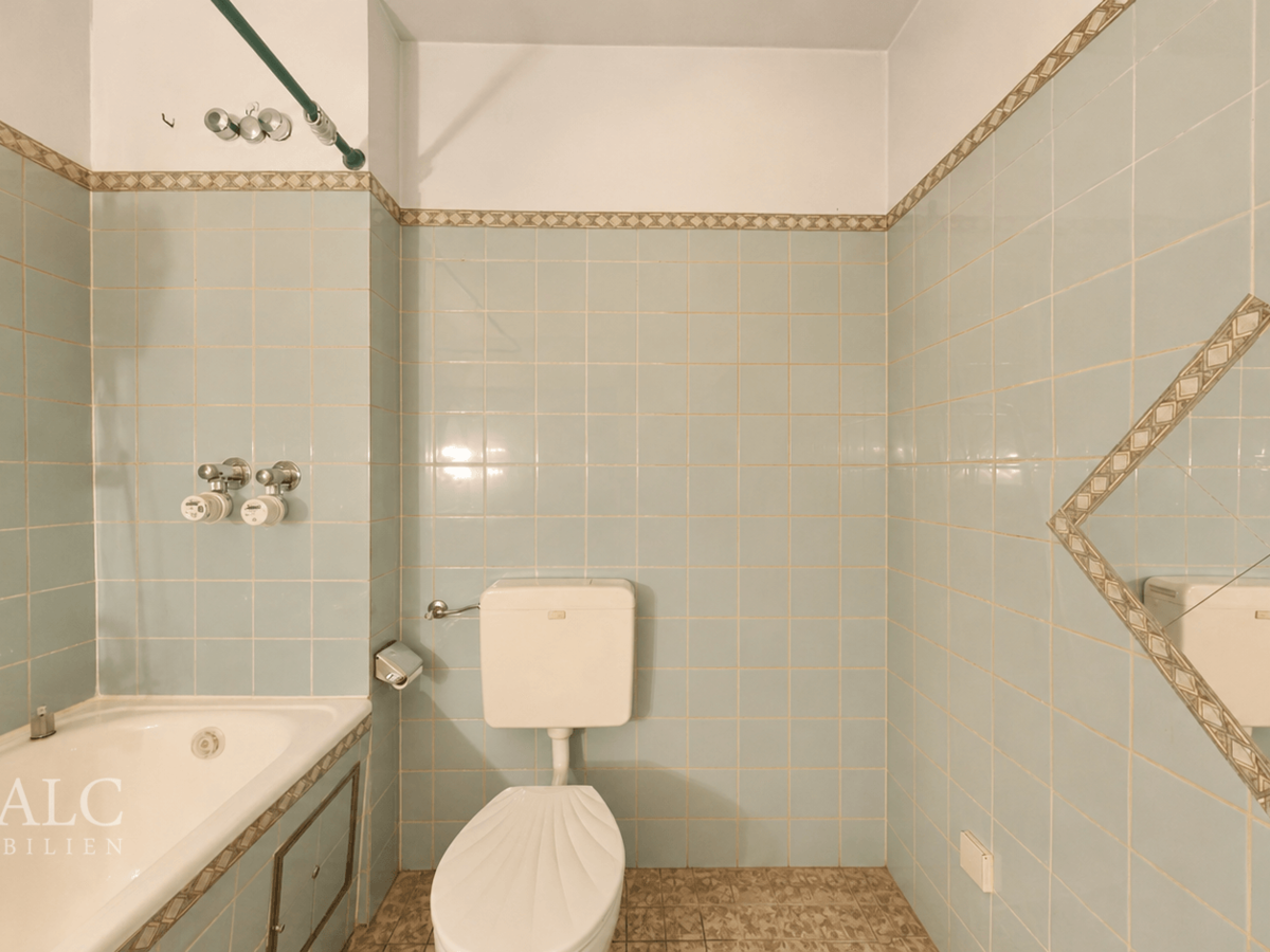 Wohnung Rechts Badezimmer 1_2