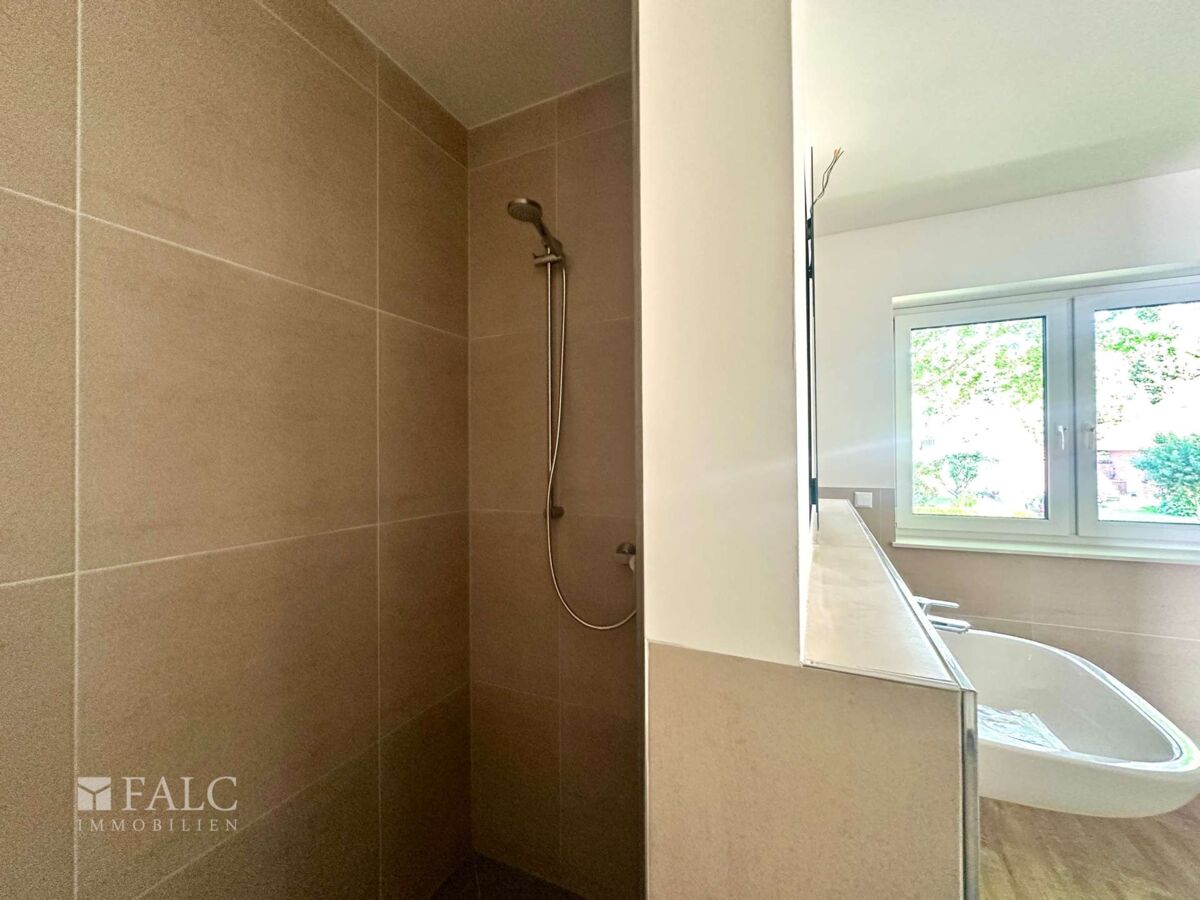 Bad/ Dusche OG