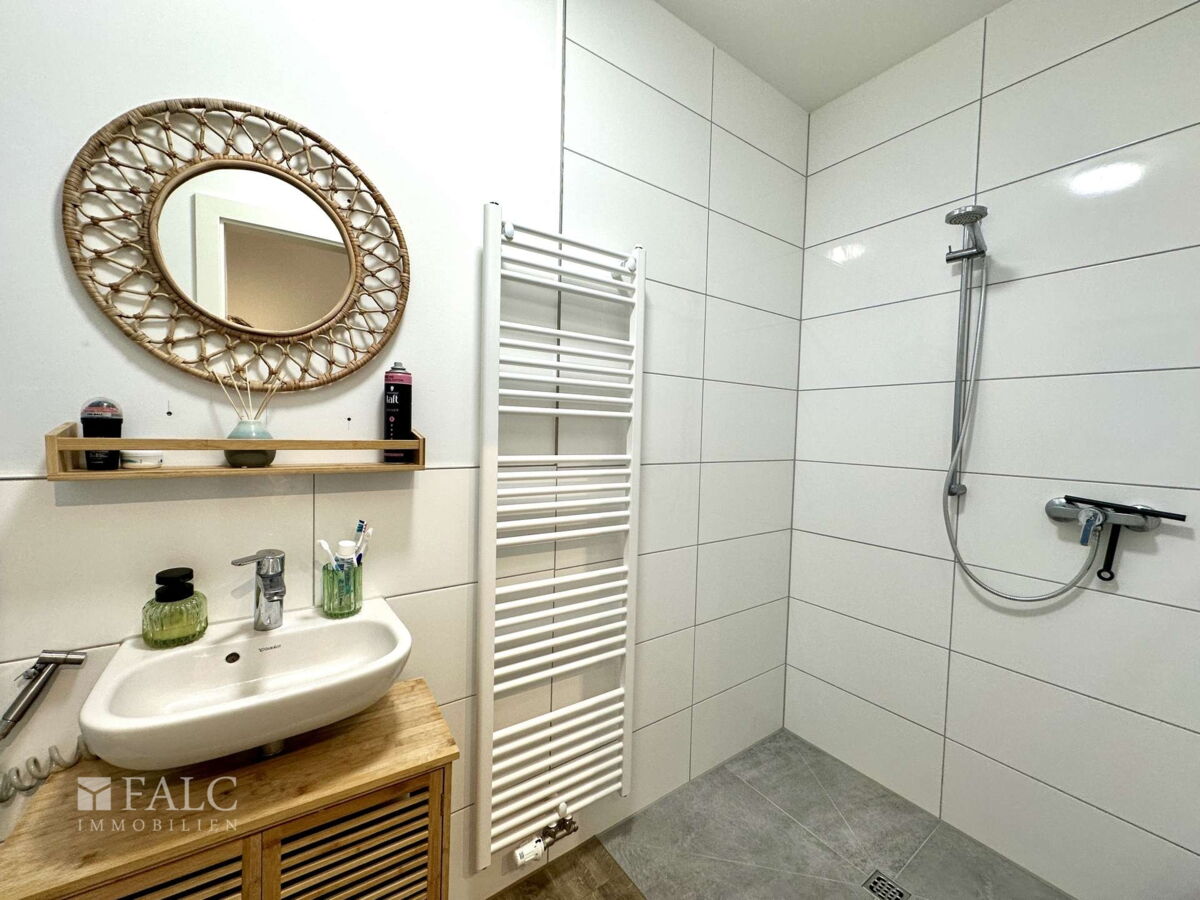 Dusche Gäste-WC EG
