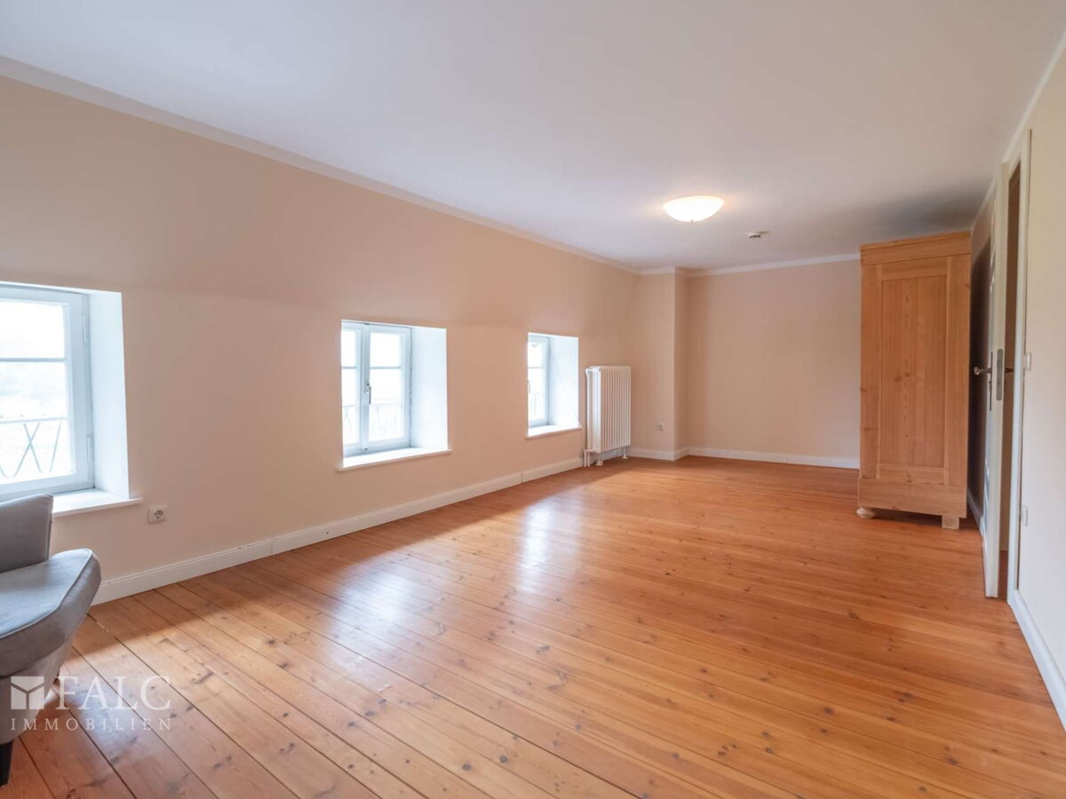 34. Schlafzimmer OG hinterer Wohnbereich