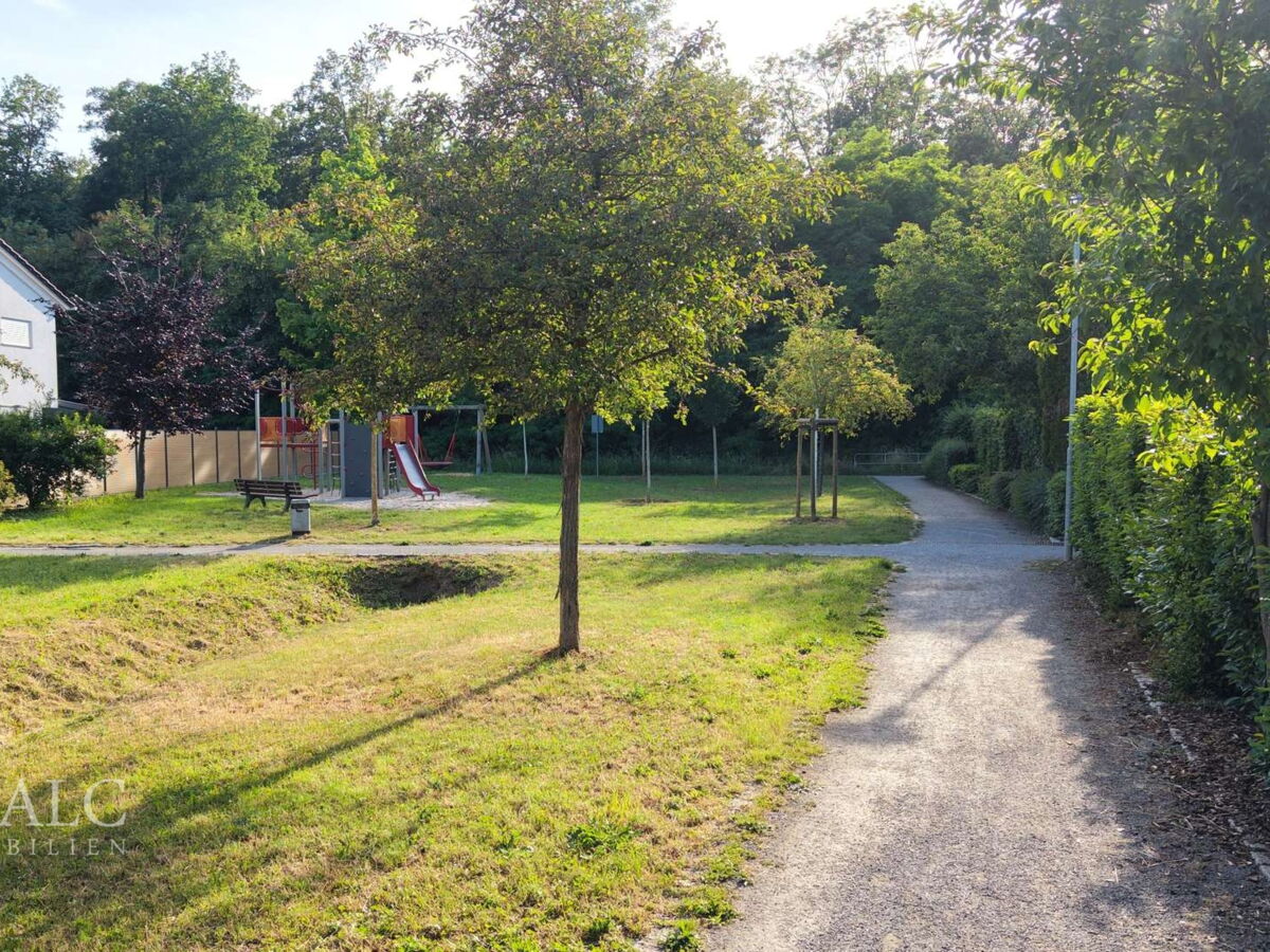 Spielplatz nebenan