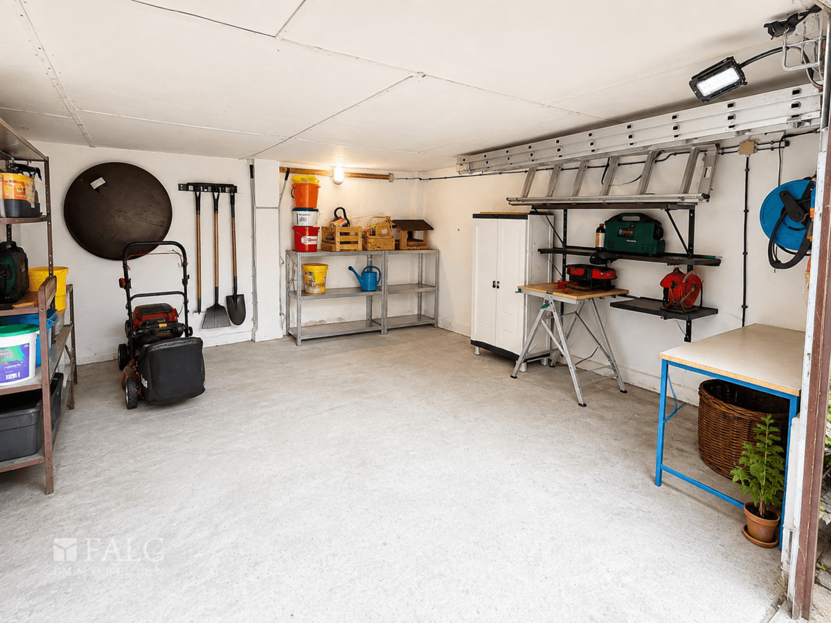 Garage Garten