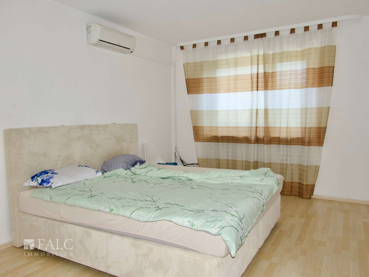 Schlafzimmer 1 von 3