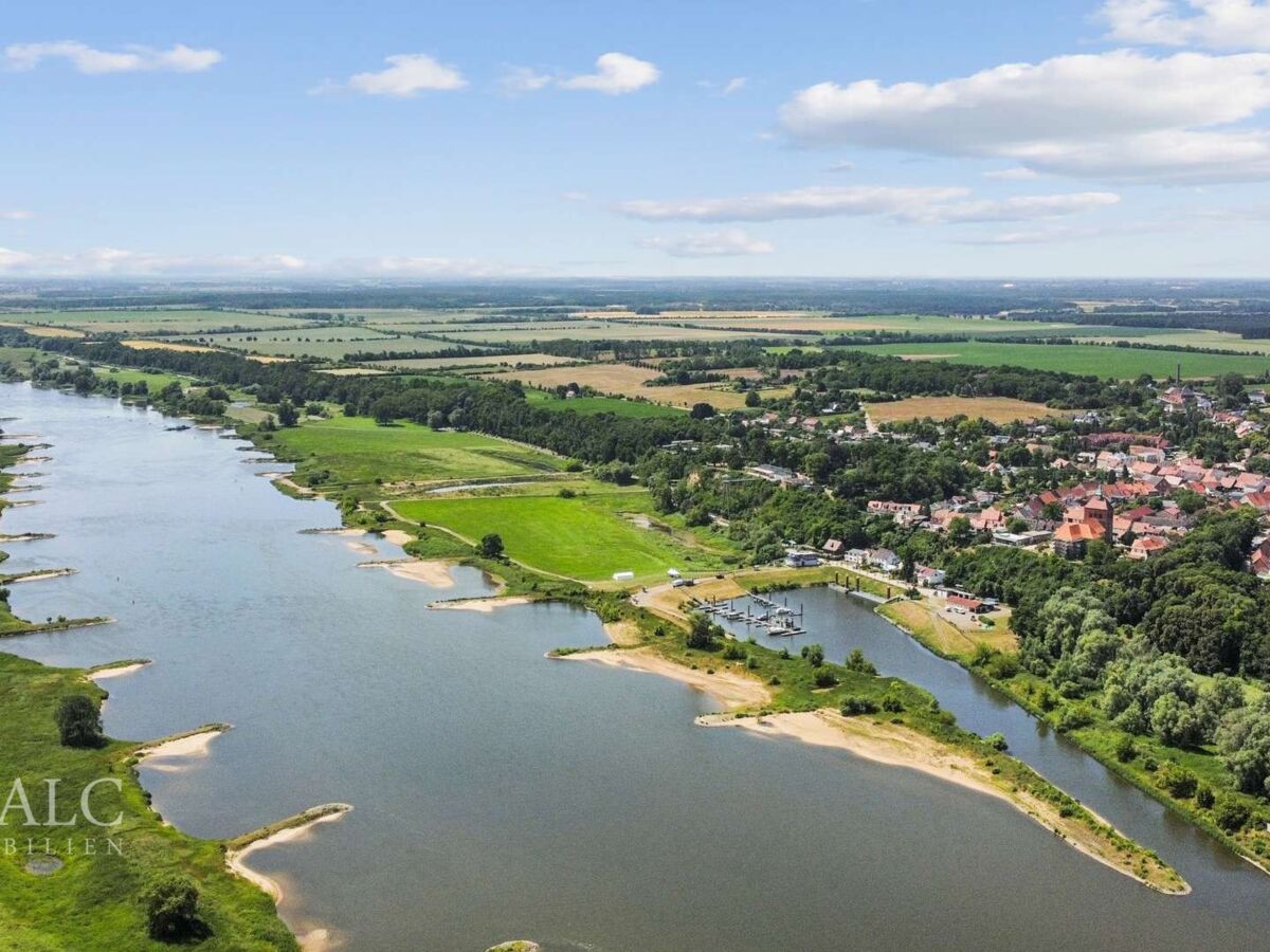 Luftbild Elbe Arneburg