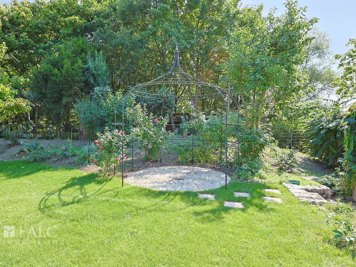 Garten: Pavillon