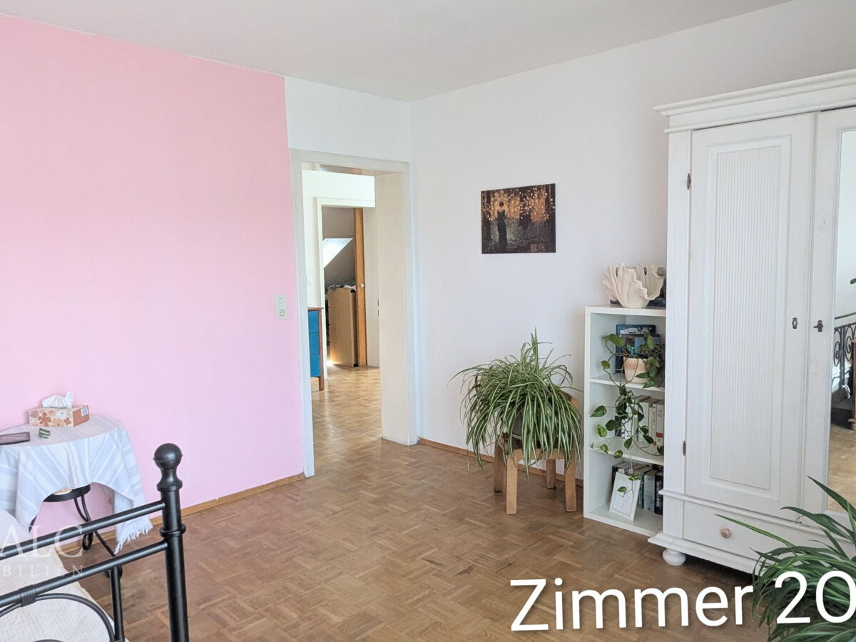 Zimmer 2I OG