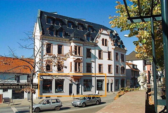 Außenansicht orange markiert