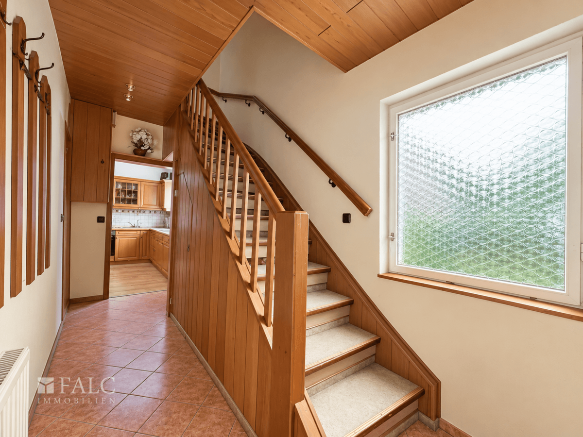 Flur mit Treppe