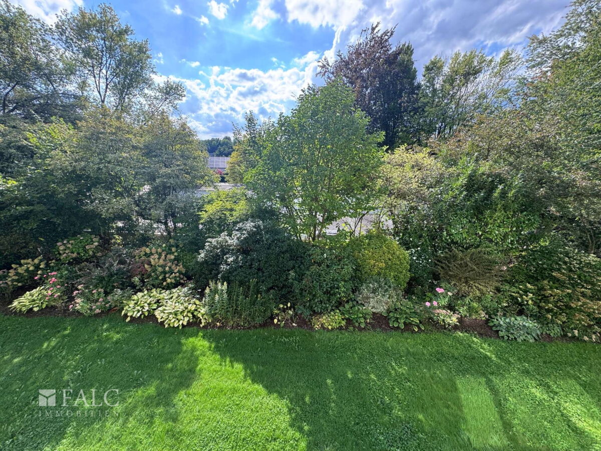 Außenanlage Blick vom Balkon