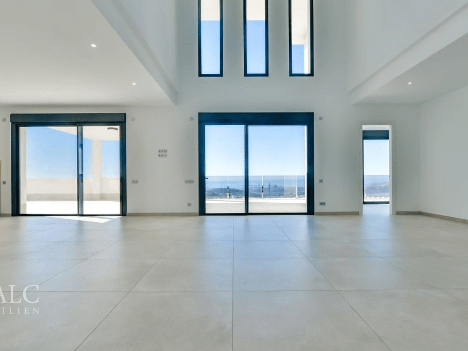 Großzügiger Wohnbereich / Spacious living area / Amplia zona de estar