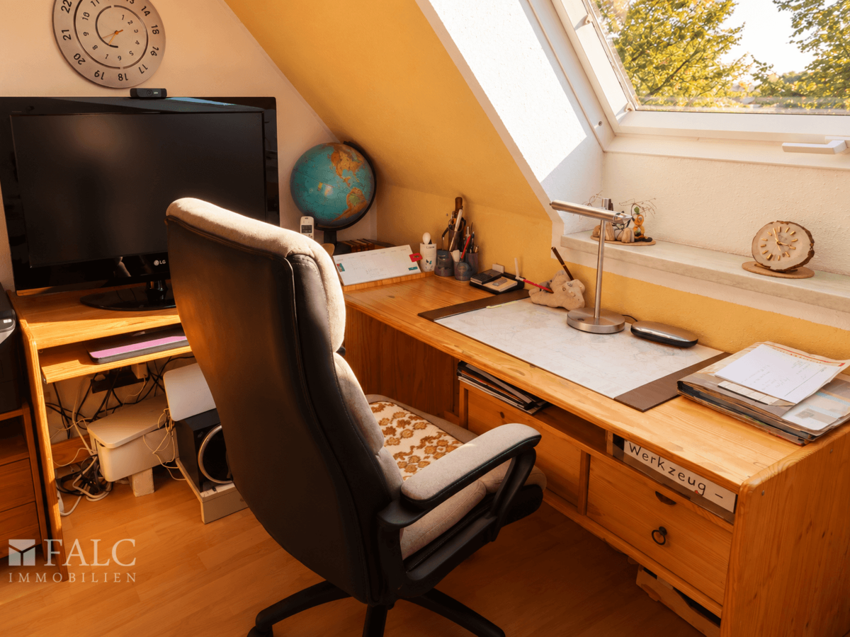  Arbeitszimmer im Obergeschoß