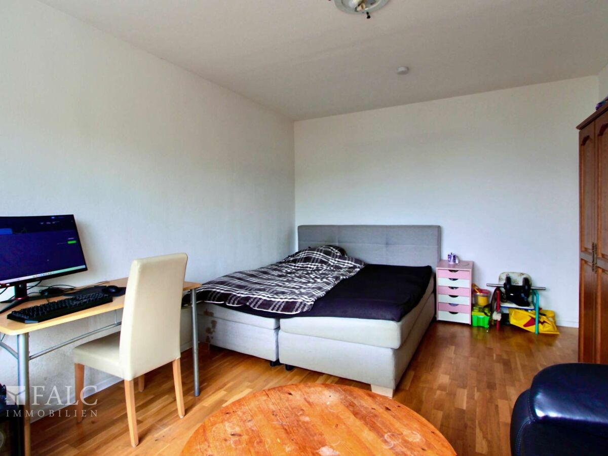Wohn- und Schlafzimmer