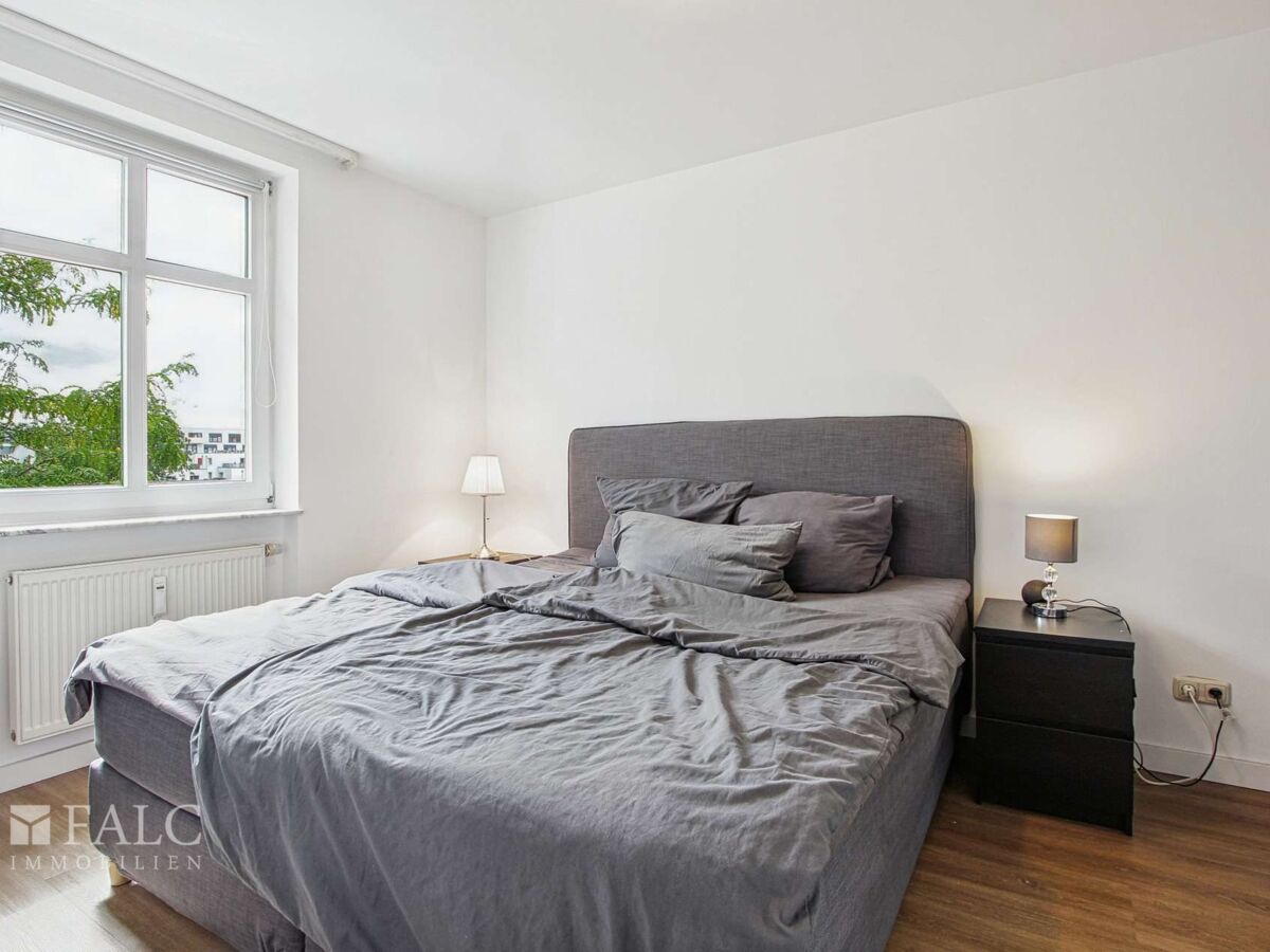 Großzügiges Schlafzimmer