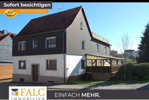 Hausansicht seitlich vorne