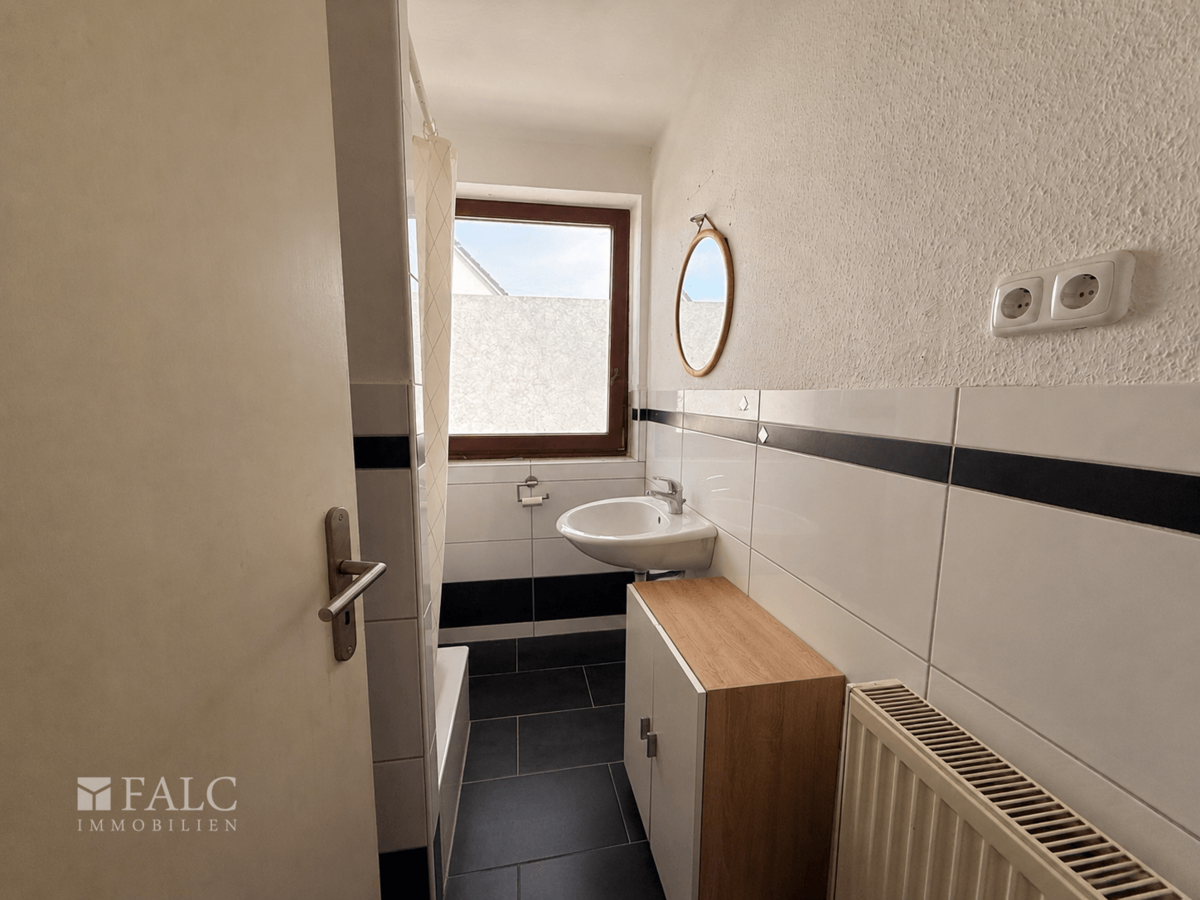 Wohnung 4 Badezimmer (Raum digital leergeräumt)