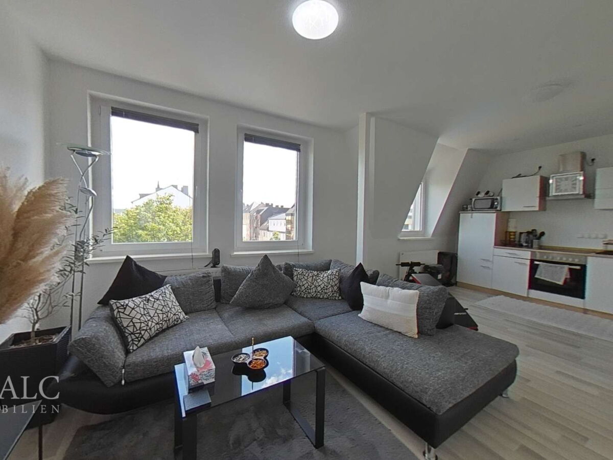 3 OG Wohnzimmer mit Küche