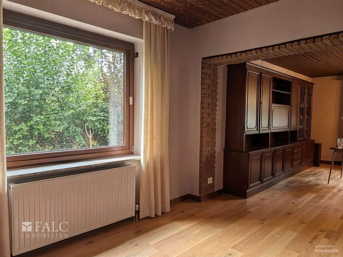 Ess- und Wohnzimmer - von der KI aufgeräumt