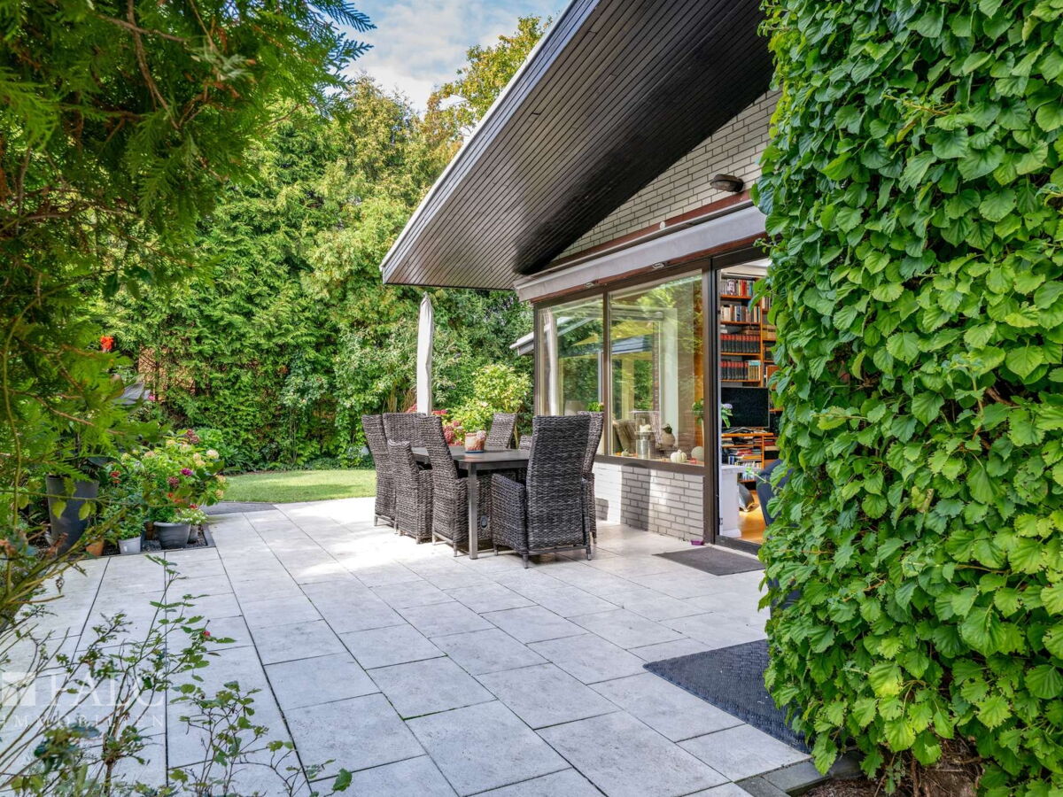 Terrasse mit Garten