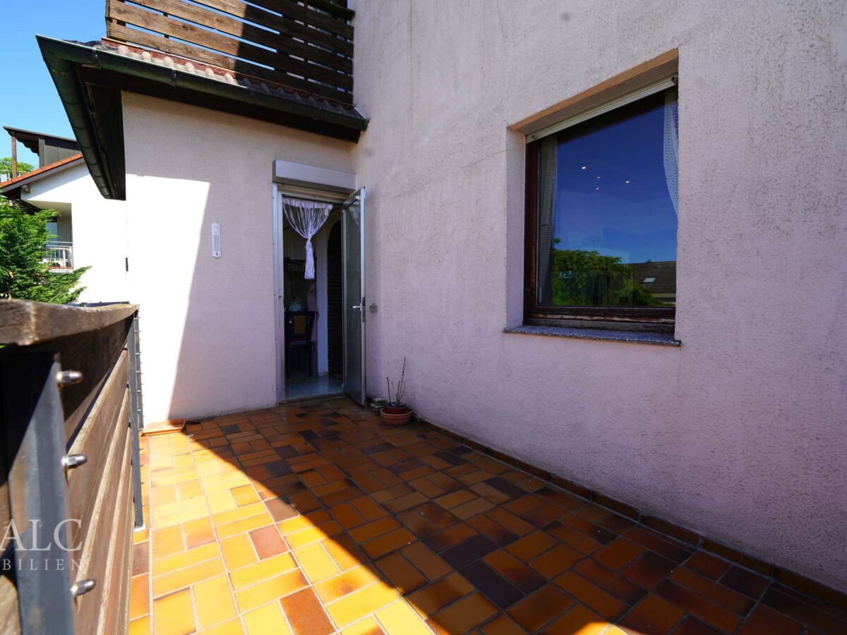 Balkon mit separatem Eingang