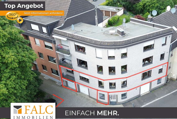 Hausansicht mit Garage u. Stellplatz