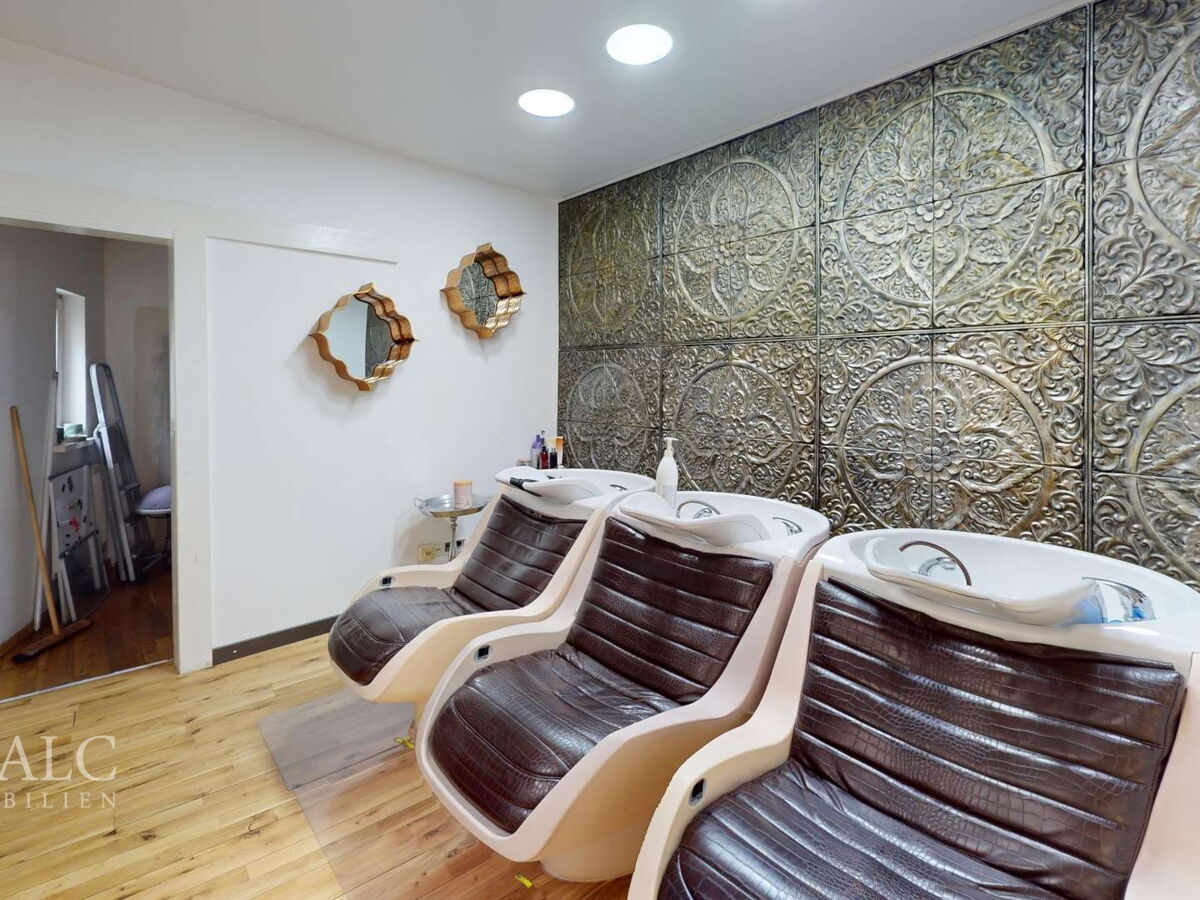 Vorderhaus - EG Friseursalon