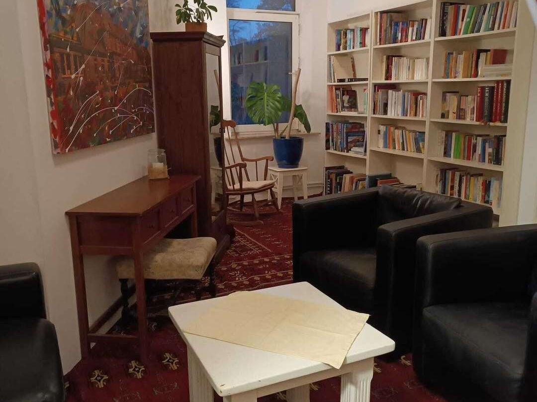 Kamin- und Bücherraum