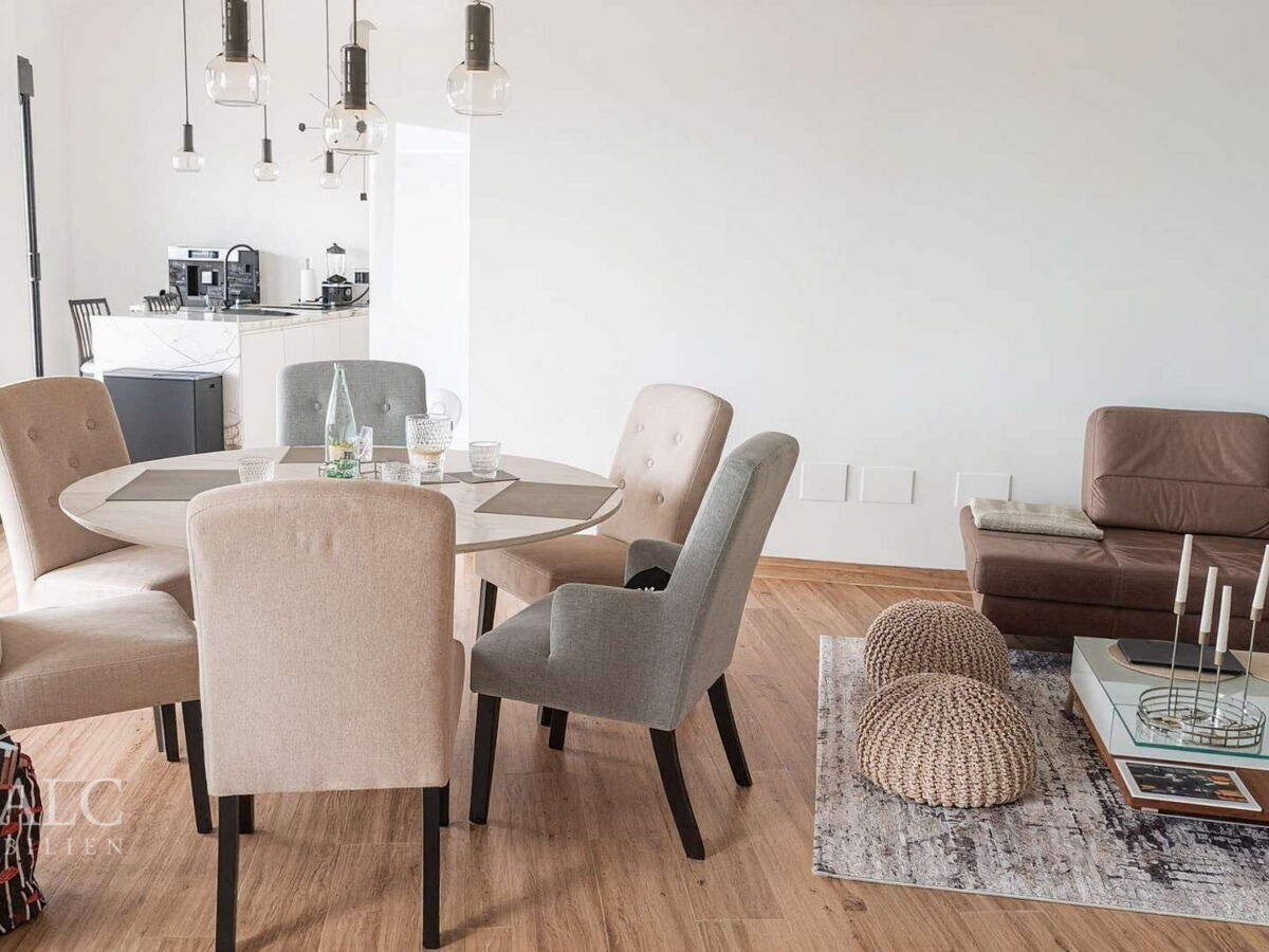 Dining area - (KI generiert)