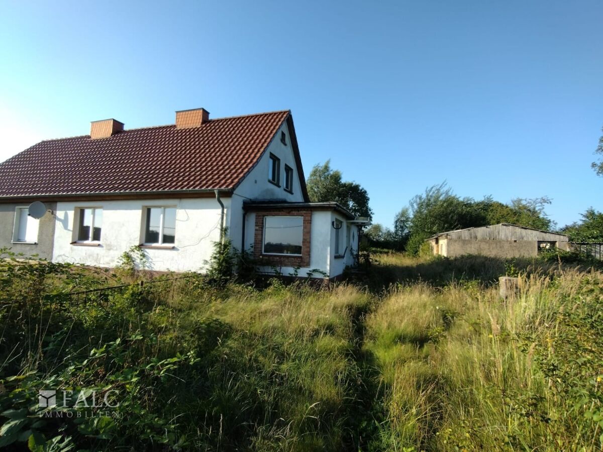 Außenansicht mit Foyer