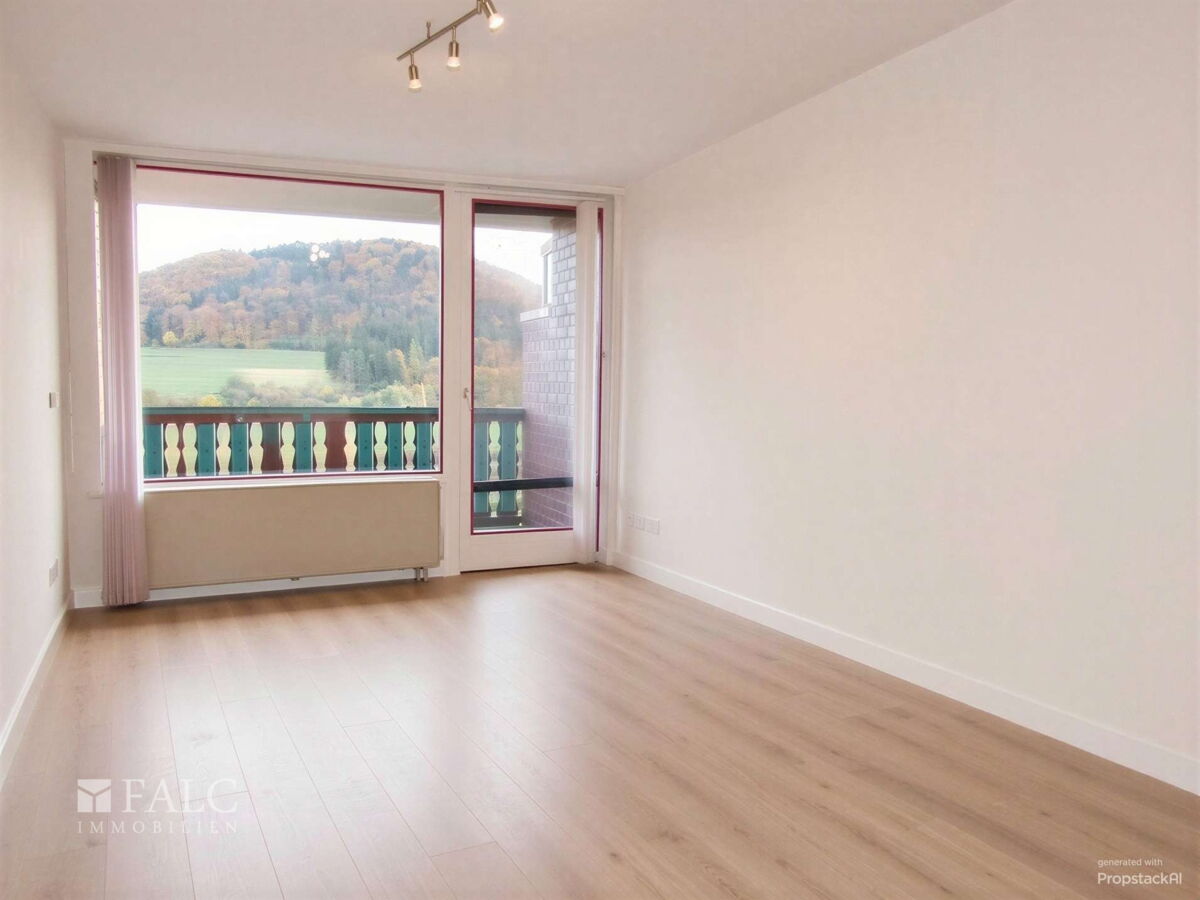 Wohnen, Süd-Loggia-Balkon, KI bearbeitet