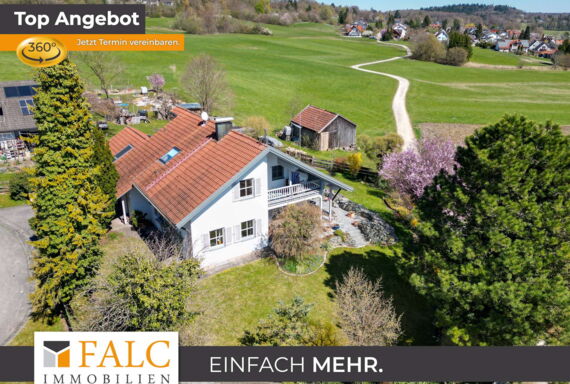 Drohne Garten mit Grundstück und Gebäude Blick Nord
