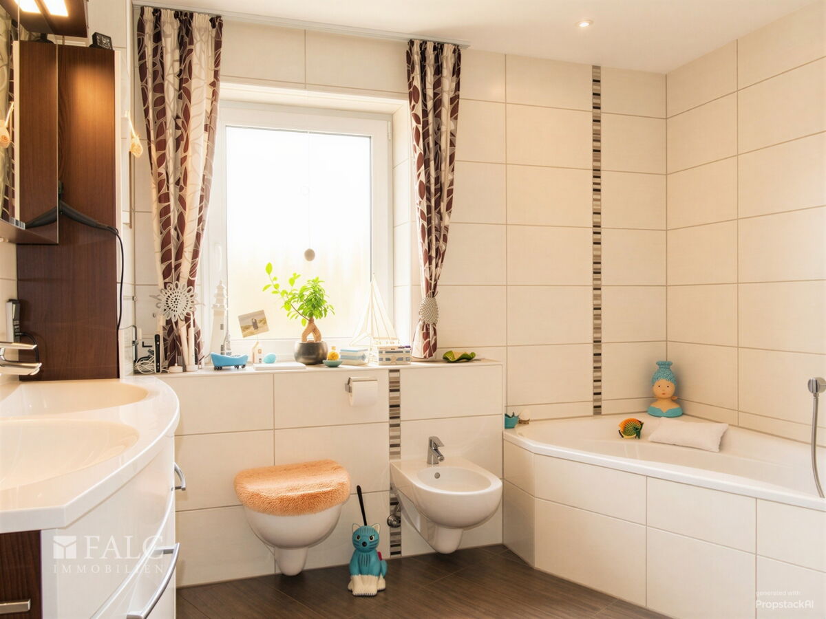 EG: Badezimmer, KI optimiert