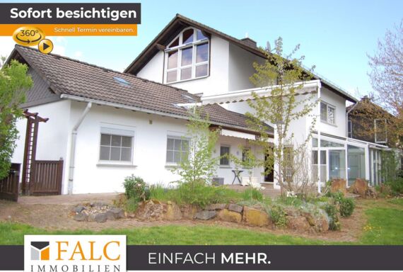 Ansicht vom Garten auf das Haus