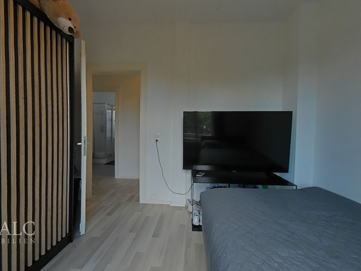 2 OG Schlafzimmer