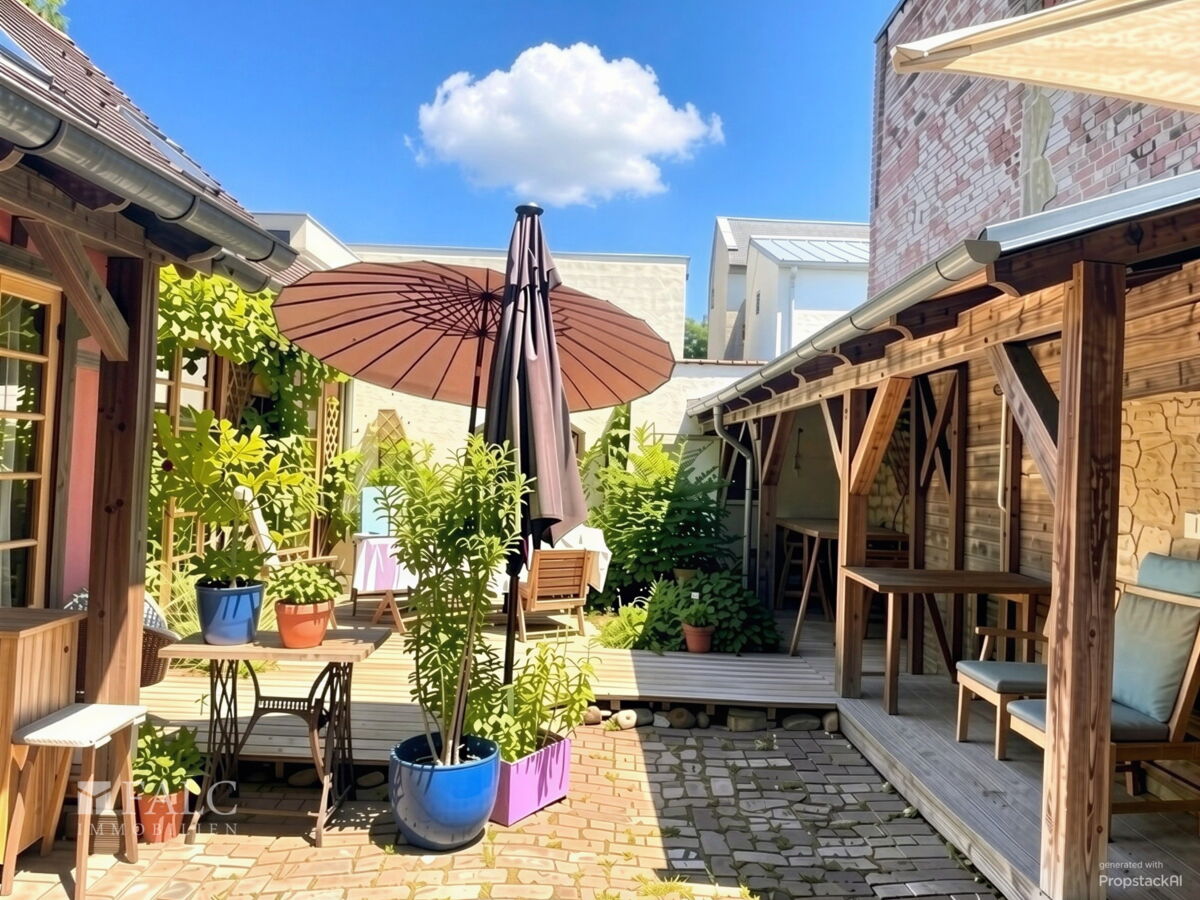 Innenhof mit Terrasse