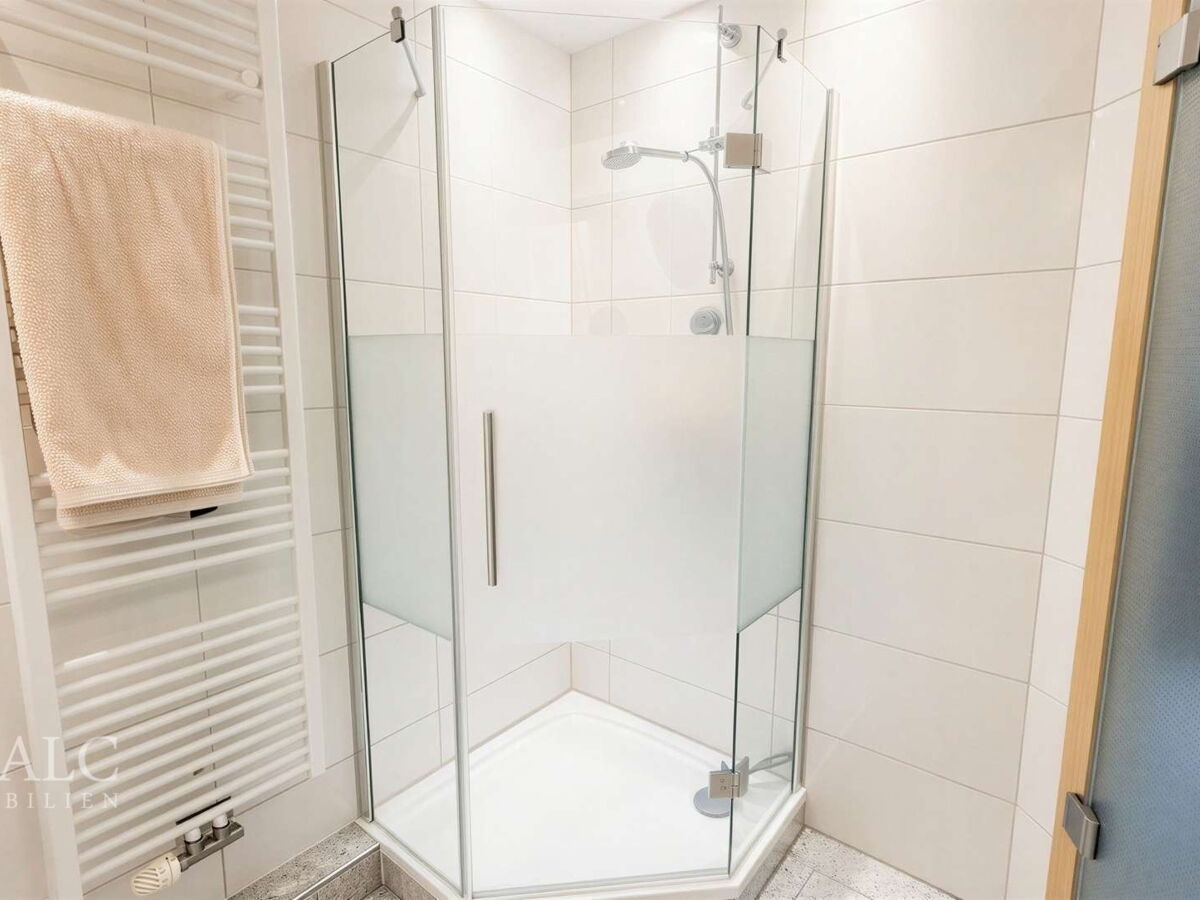 Masionette Badezimmer mit Dusche