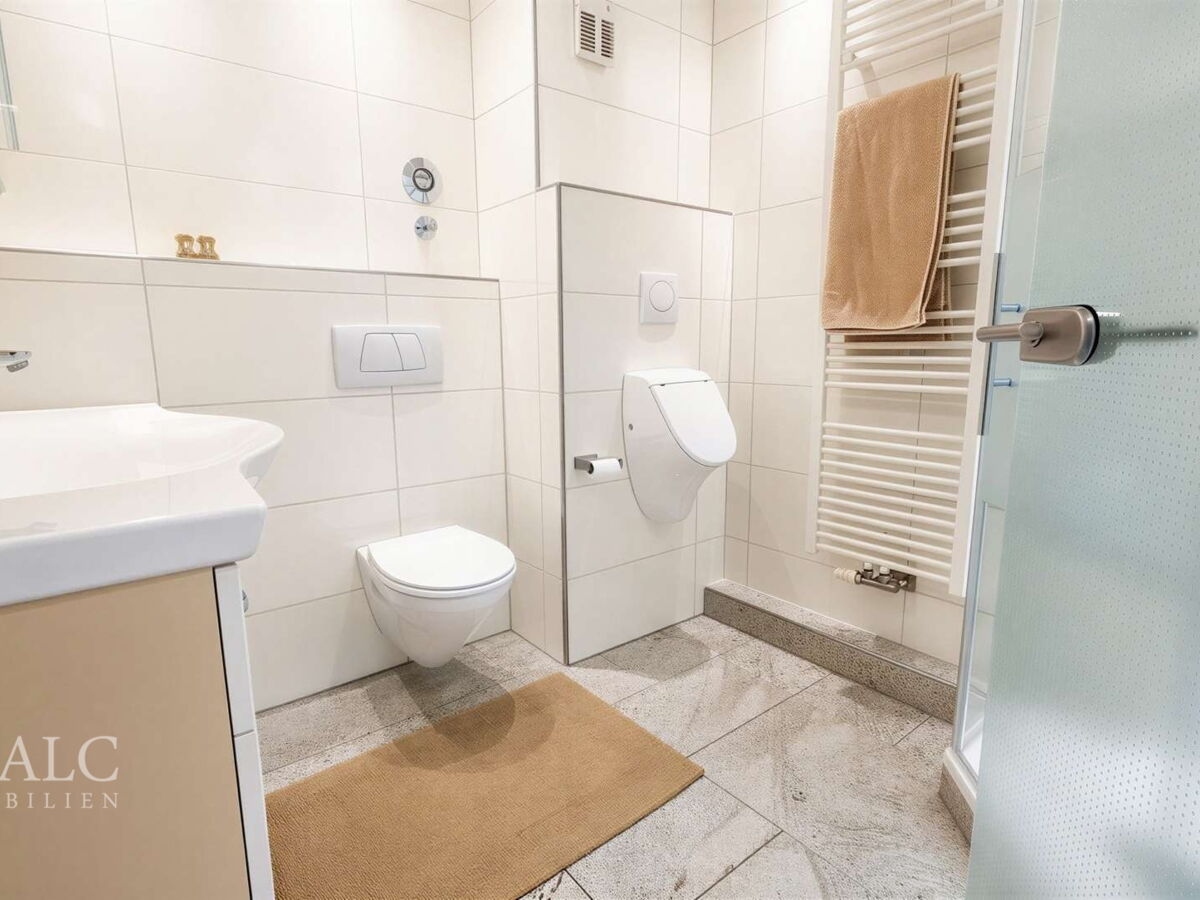 Maisonette Badezimmer mit Dusche