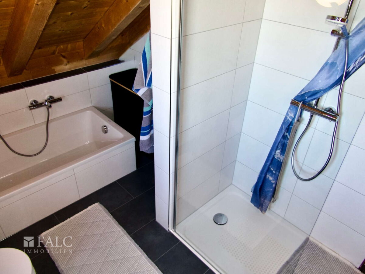 Echtglas-Dusche, Badewanne - komplett 2026 erneuert