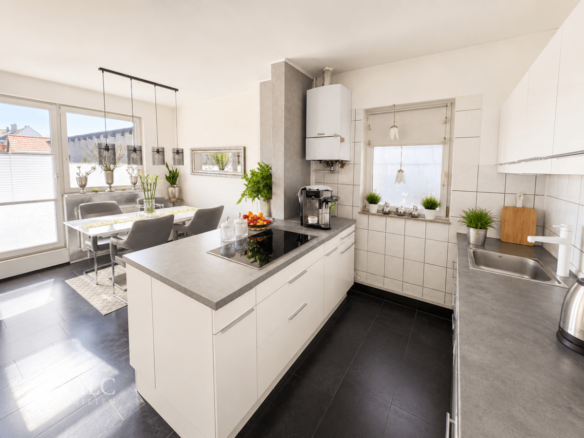 Mit einer schönen Kochinsel (Wohnung 120 m2)