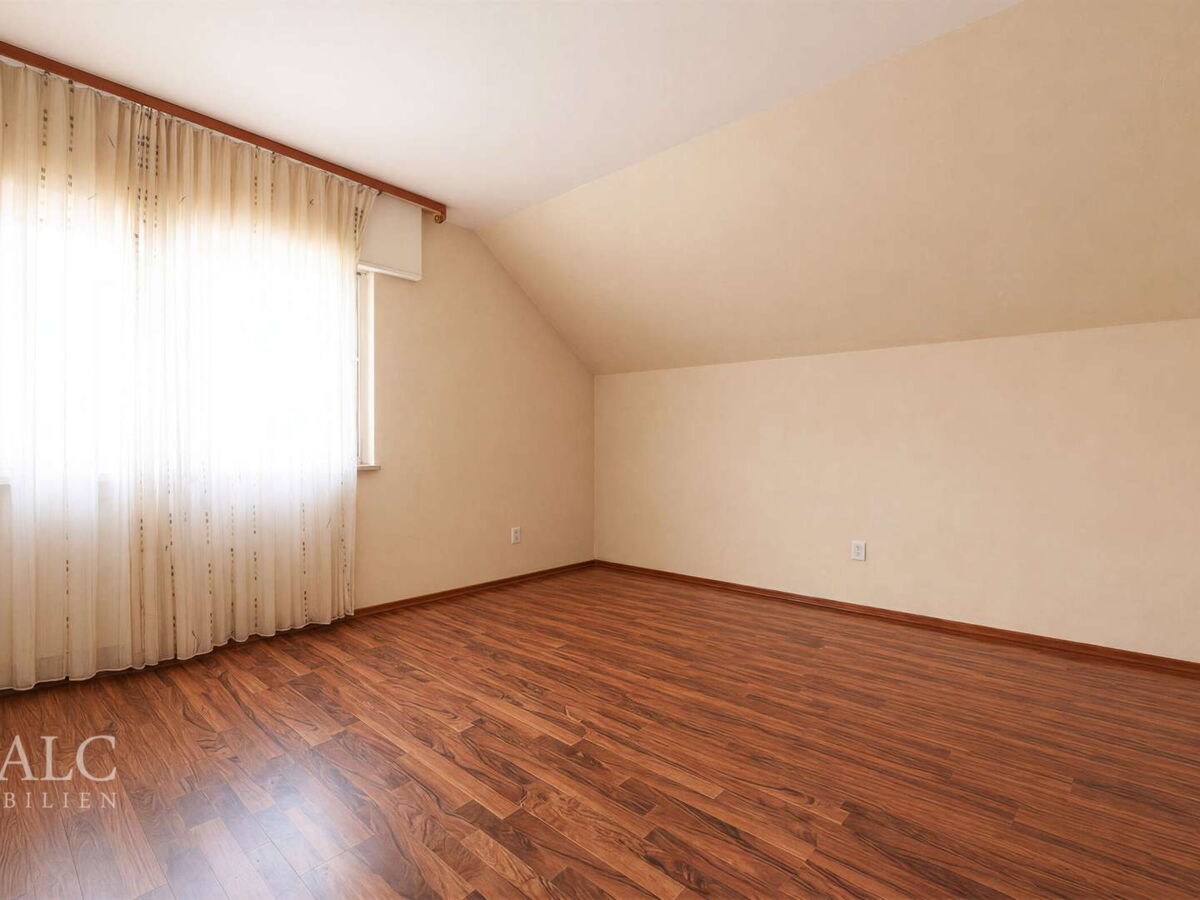 Schlafzimmer - DG