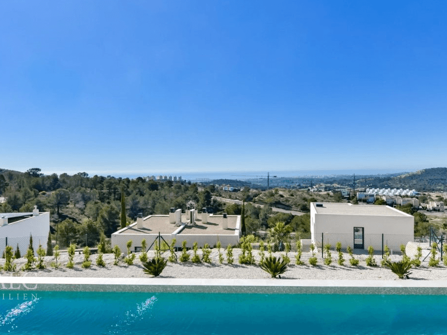 Infinity-Pool mit Meerblick / Infinity pool with sea views / Piscina infinity con vistas al mar